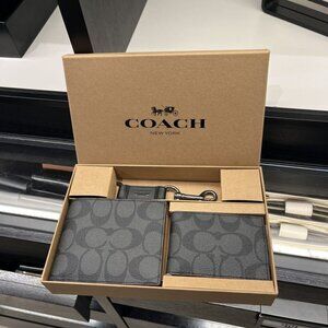 COACH BOXED 3 IN 1 WALLET GIFT SET IN SIGNATURE CANVAS CS434 N3A
